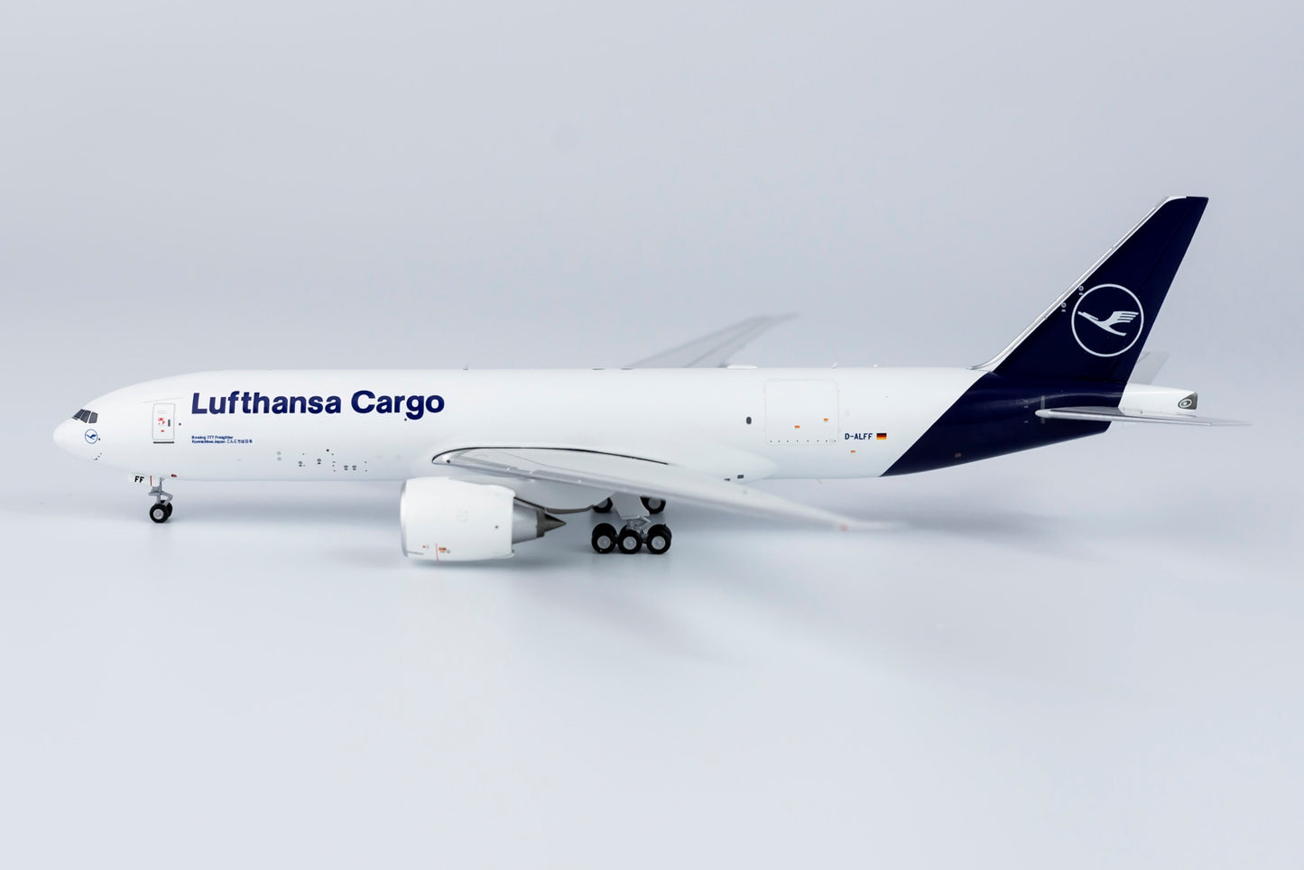 NG Models 1:400 Lufthansa Cargo Boeing 777F D-ALFF NG 72003