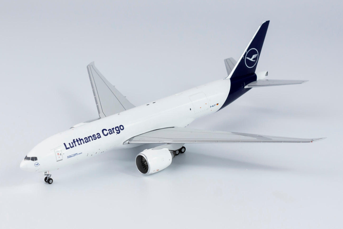 NG Models 1:400 Lufthansa Cargo Boeing 777F D-ALFF NG 72003