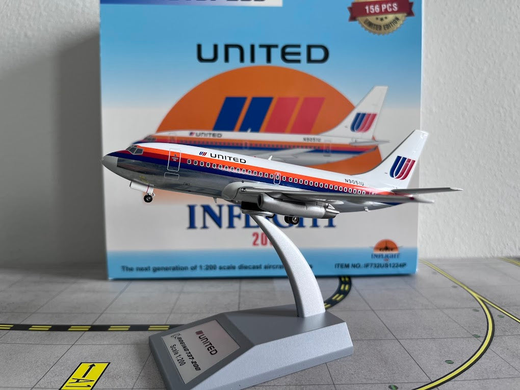 InFlight200 United Airlines Boeing 737-200 N9051U Saul Bass IF732US1224P