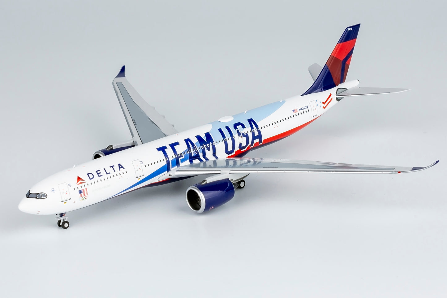NG Models ULTIMATE 1:400 Delta Air Lines Airbus A330-900 N411DX "Team USA" NG 68001