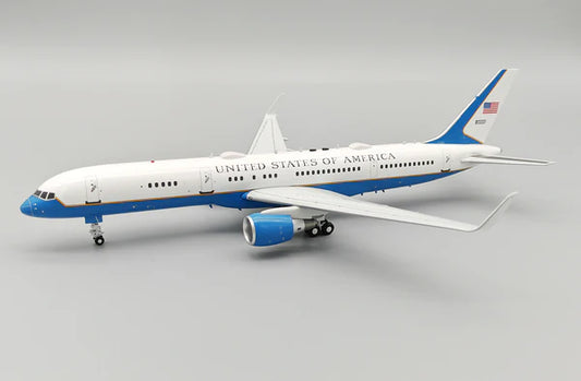 InFlight200 U.S. Air Force Boeing C-32A (757-200) 98-001 IFC32USA04