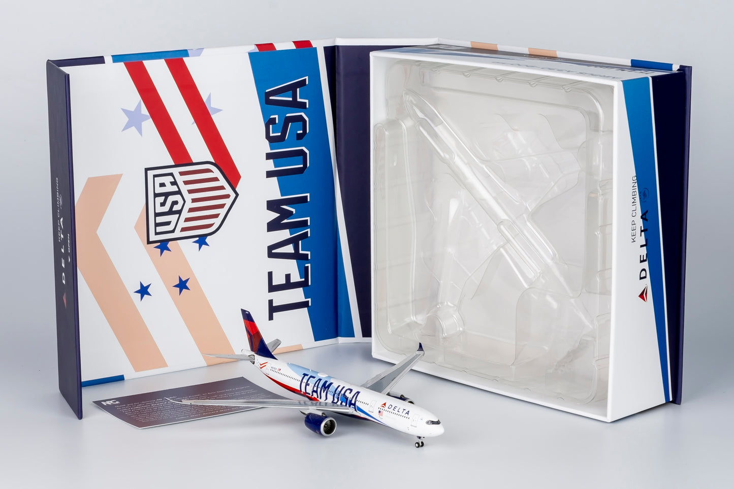 NG Models ULTIMATE 1:400 Delta Air Lines Airbus A330-900 N411DX "Team USA" NG 68001