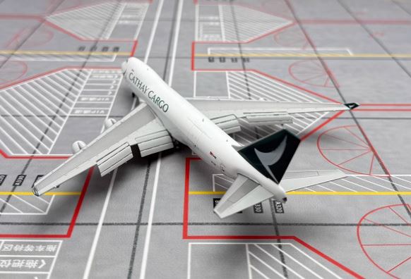 YY Wings 1:400 Cathay Pacific Boeing 747-400F B-LID