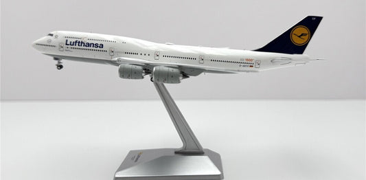 YY Wings 1:400 Lufhansa Boeing 747-8 D-ABYM "5 Starhansa"